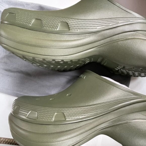 LUXURY DESIGNER ALERT!  Balenciaga Mule Rubber Crocs - Picture 8 of 16